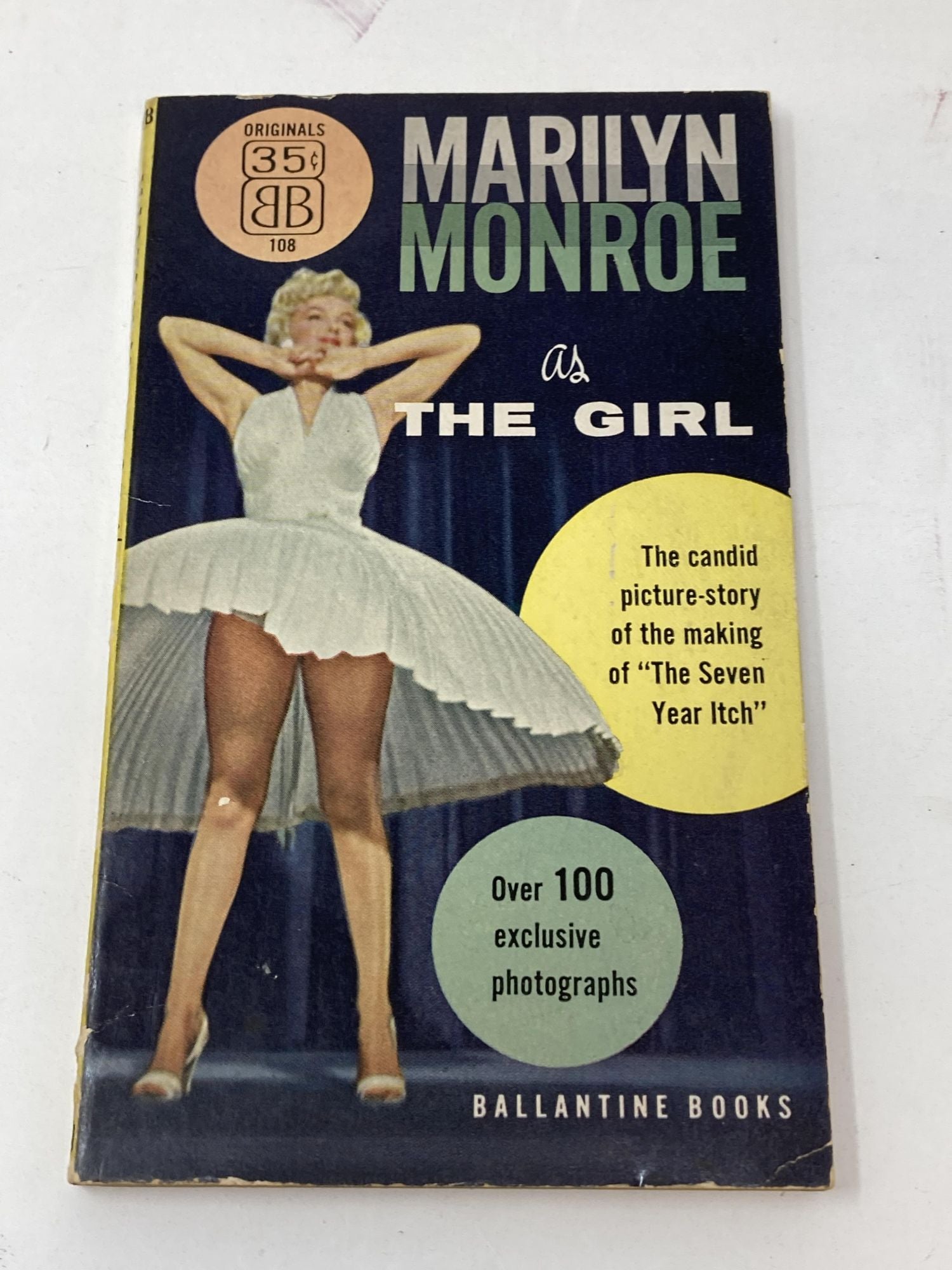 Shaw, Sam (Photographer) - Marilyn Monroe As the Girl; the Candid Picture-Story of the Making of 